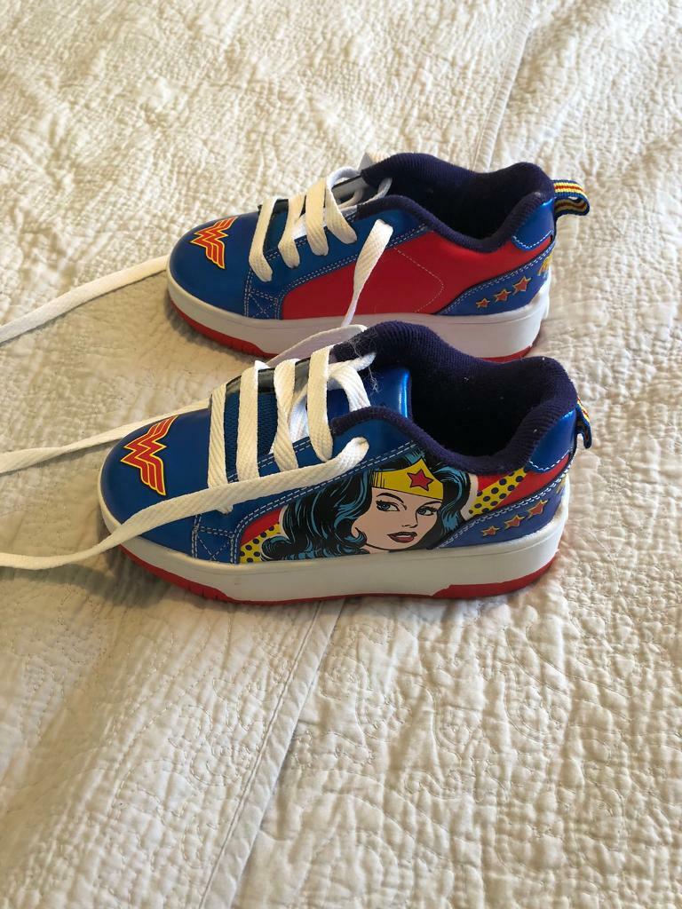 wonder woman heelys